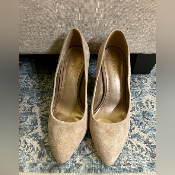 GENTLY WORN BCBGeneration BEIGE SUEDE Heels - Picture 2 of 8